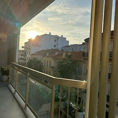 Centre Mimosas 1 Salon Apartment *